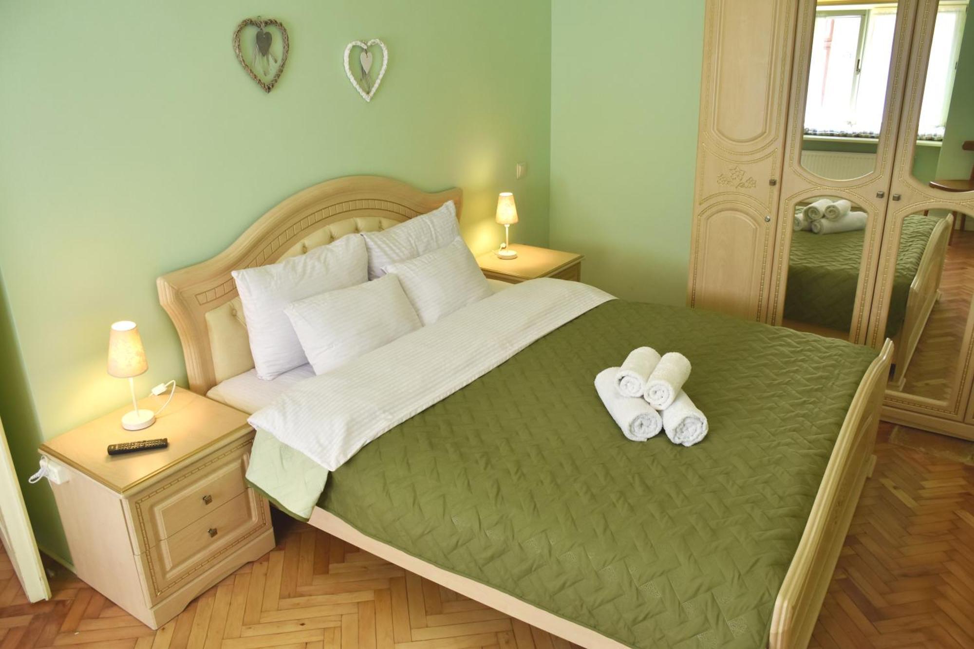 Renewed Central Apartment Lviv Bagian luar foto